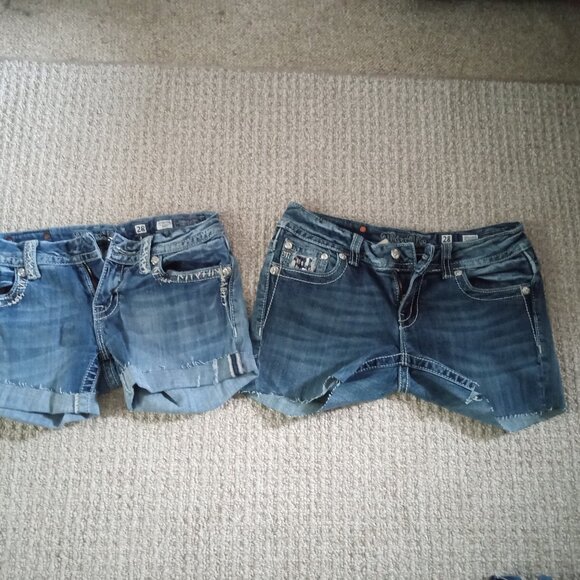 Miss me 2 pairs of juniors brand new shorts. Selling 2 for price of 1 yeah 😂 - Picture 3 of 3